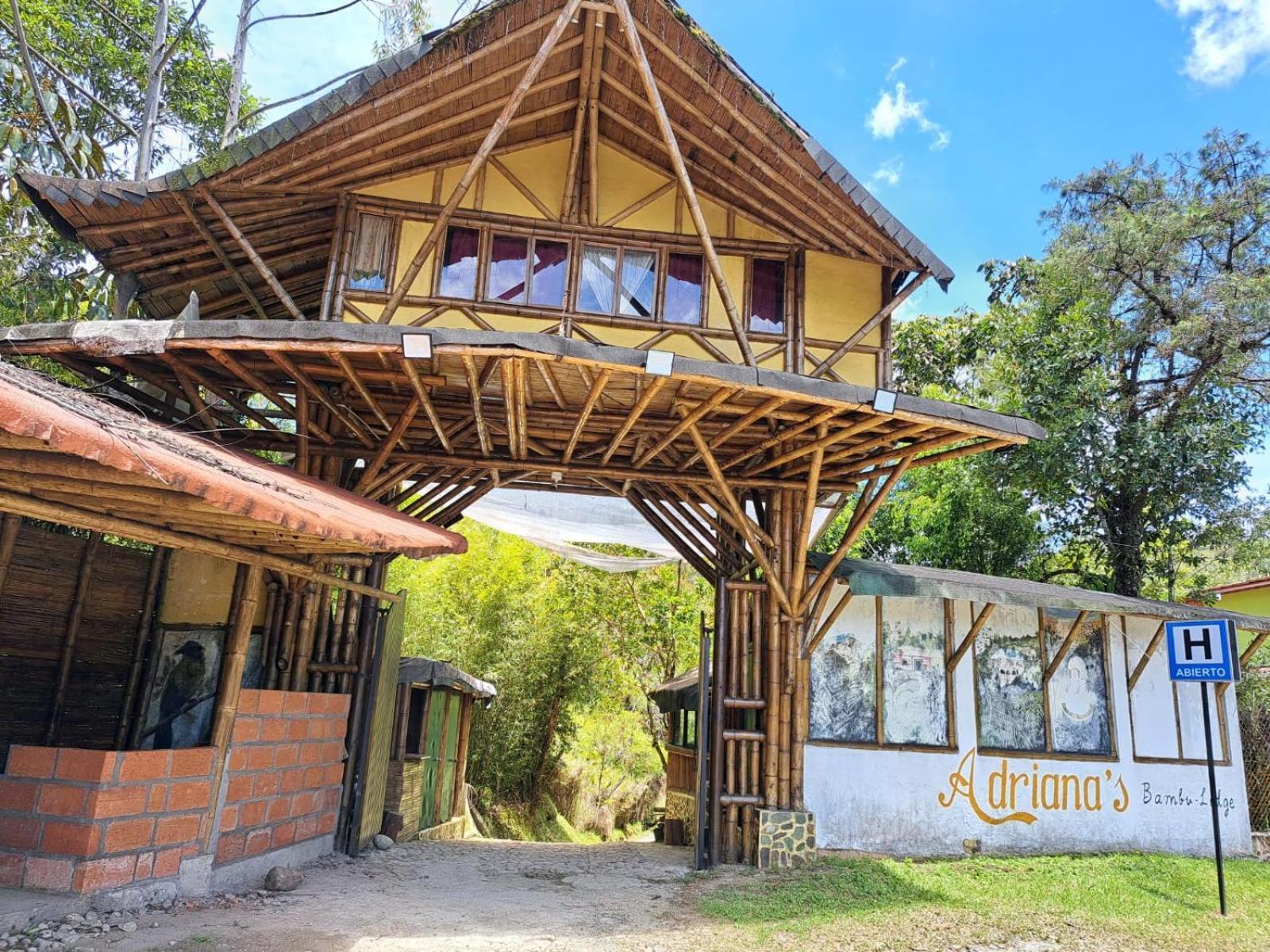 Hotel Guatape Adrianas Bambu Exterior photo